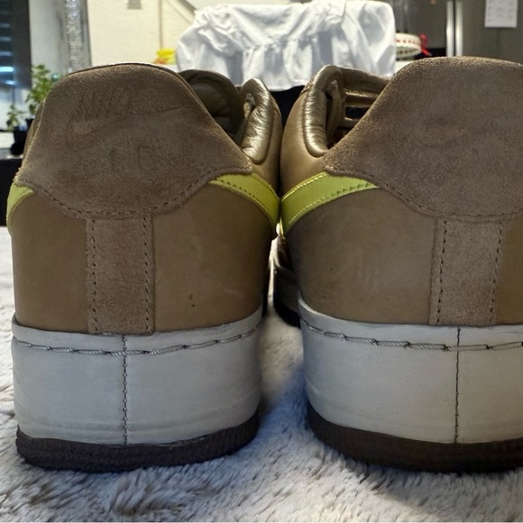 DS Nike x Undefeated 2006 OG Air Force
1 Insideout Priority Canteen 9
AUTHENTIC - Picture 9 of 16